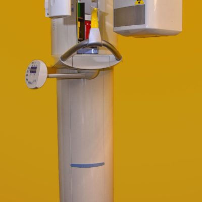 fig 2 Attrezzatura per eseguire le ortopantomografie digitali (_panoramica_)
